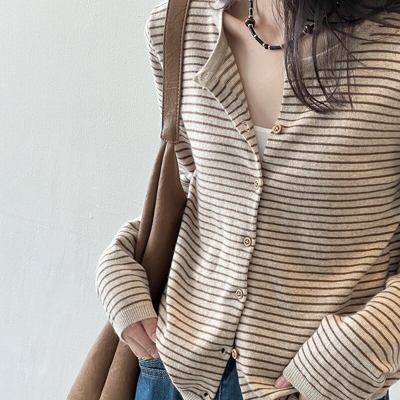 Retro Striped Knit Cardigan for Women 2026 Spring and Autumn New Loose Versatile Chic Outer Sweater Coat Top Retro Striped Knit Cardigan for Women 2026 Spring and Autumn New Loose Versatile Chic Outer Sweater Coat Top