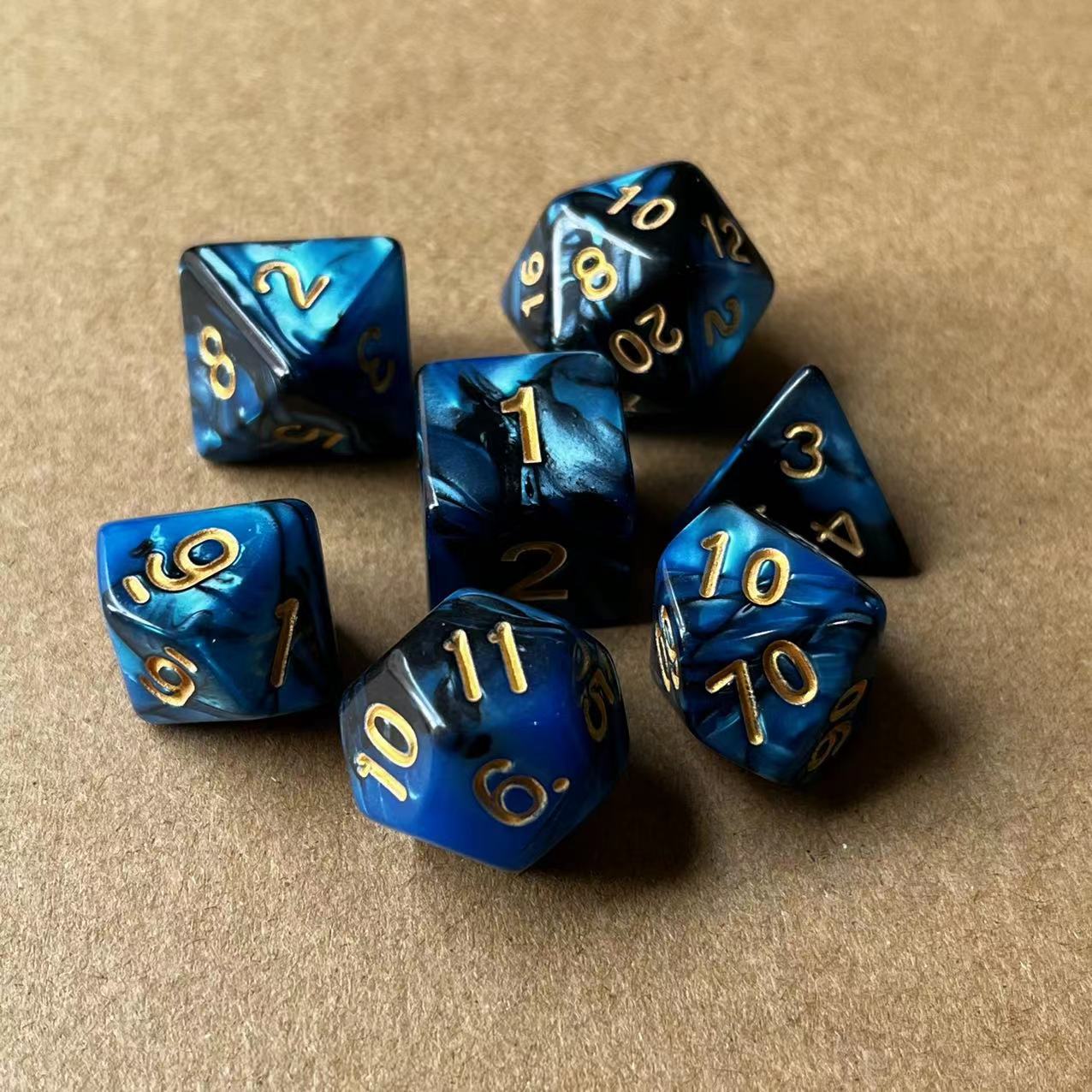 Juego de dados multicolores de dos colores, suministro transfronterizo, juego de 7 piezas, juego de tamiz digital, los dados de juego se pueden combinar