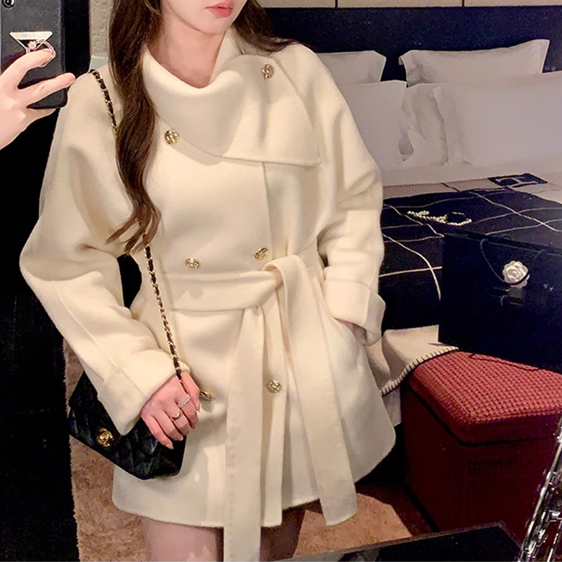 MIU Series Daughter Wool Coat Women's 2024 Autumn and Winter New Woolen Scarf Collar Lace-up White Woolen Coat Trendy