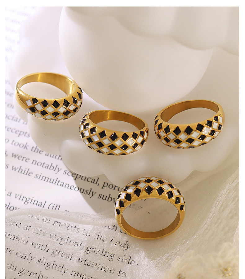 fashion diamond-shaped dripping oil black and white chessboard stainless steel ring
