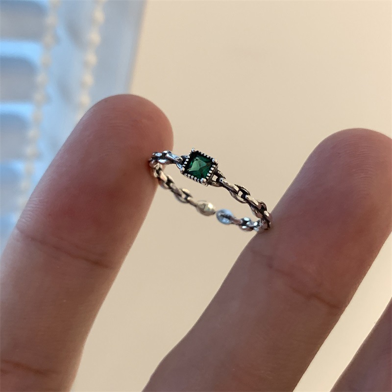 S reines Silber Smaragd Zirkon Kette Öffnungsring mit weiblichem Nischendesign 2022 Modepersönlichkeit Licht Luxus High-End_voghion.com