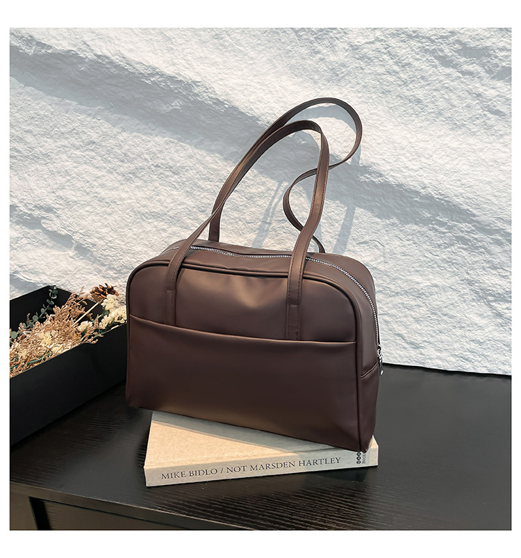Koreli tarzı büyük kapasiteli tek omuz çantası kadın 2025 sonbahar yeni modeli retro koltuk altı çantası şık minimalist tote çanta