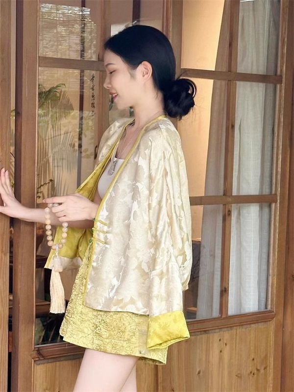 现货多巴胺新中式上衣外搭夏季高级薄款名媛气质外套短裤两件套装|undefined