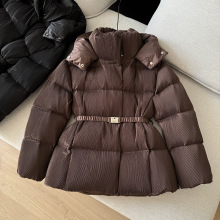 高品质羽绒服女短款收腰褶皱加厚修身90白鸭绒时尚大牌2024新款冬