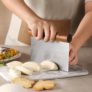 Stainless steel dough cutting Acacia wooden handle baking utensils scraper sausage powder cutting leather household kitchen industry and trade products