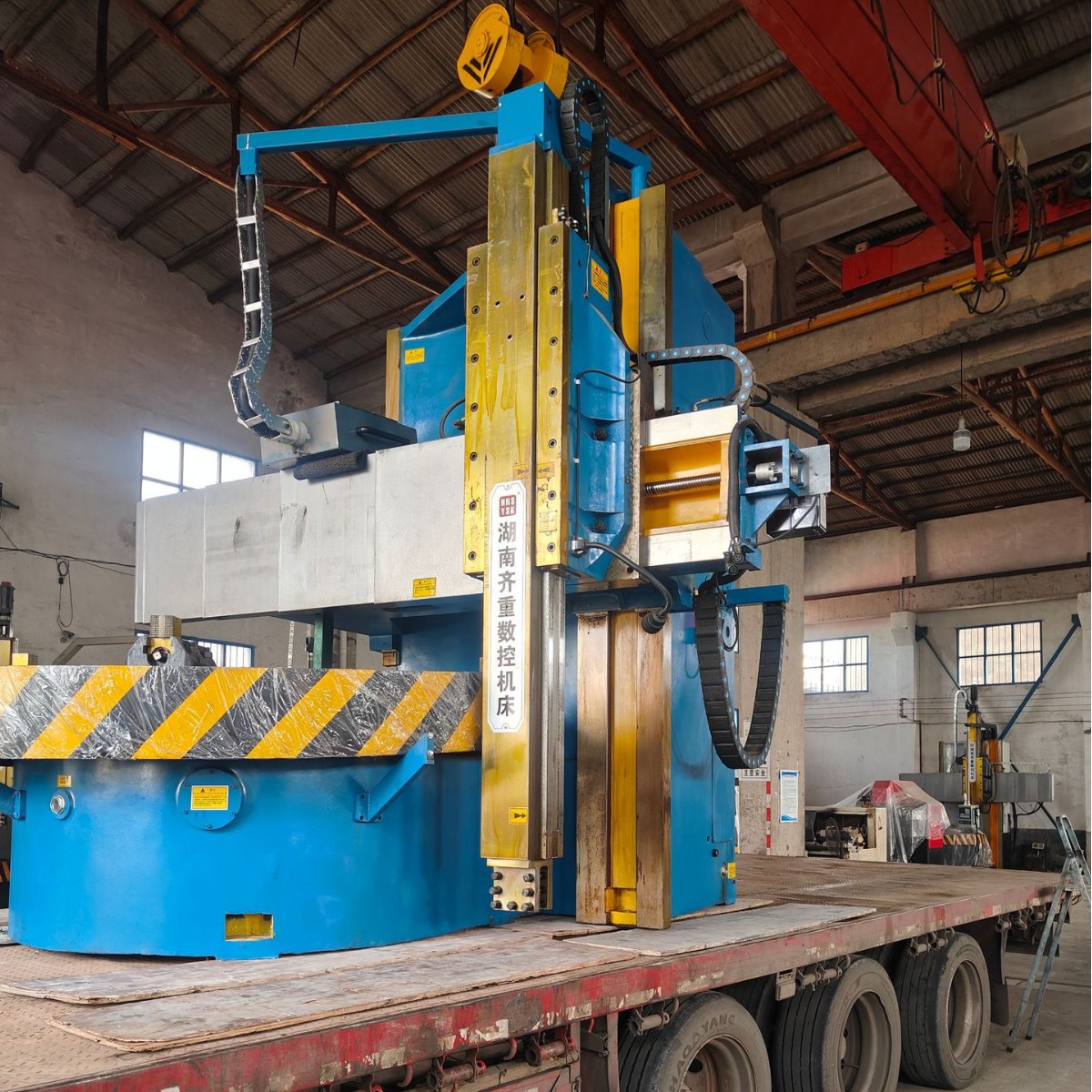 Alquiler de máquina herramienta CNC Hunan Qizhong CK5116E Torno vertical CNC 2,6 m entrega de alquiler de torno vertical