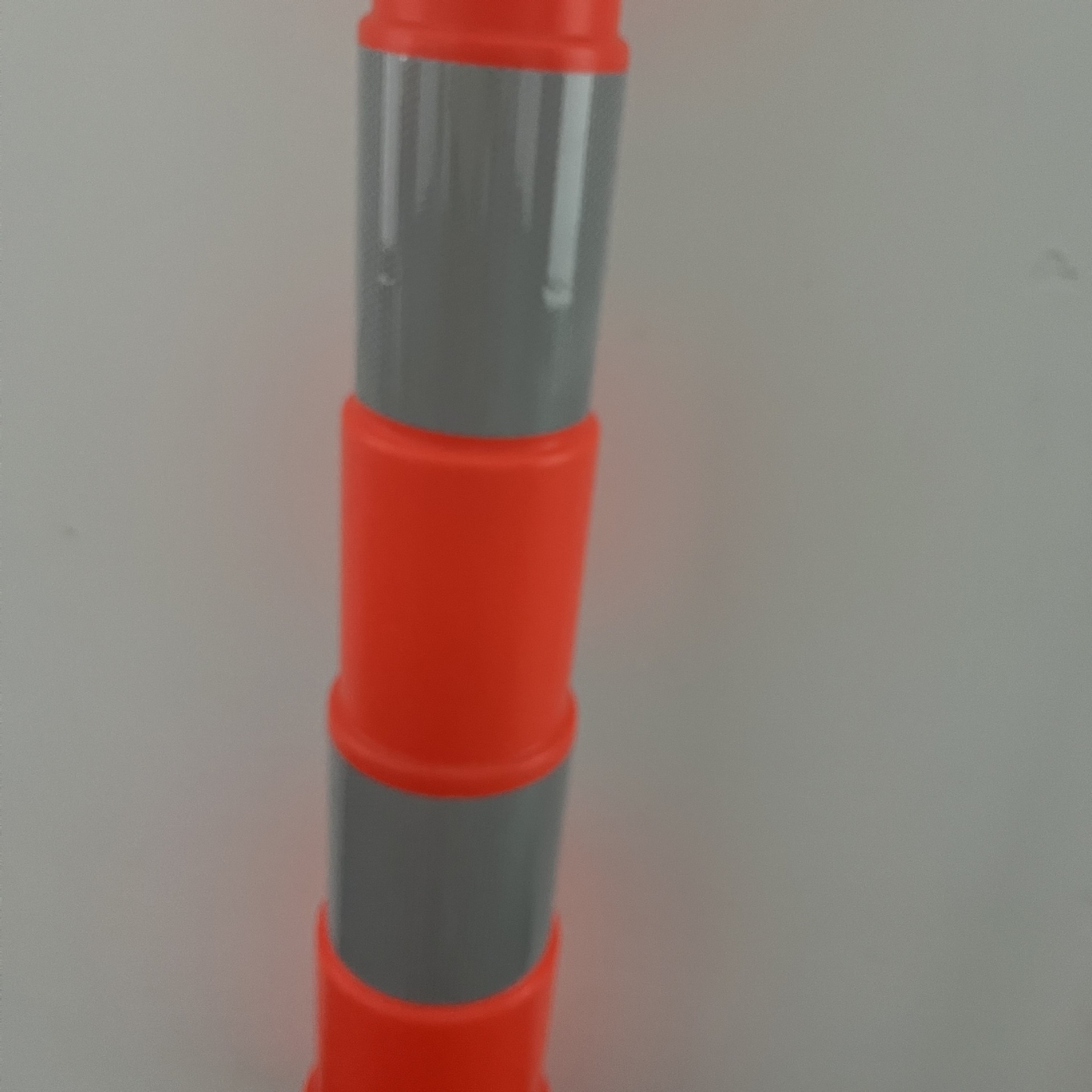 Fábrica de suministro de la fuente 123CM alta marca de cruce de caucho y plástico marca de cruce de caucho estándar de advertencia de columna de carretera limitador image 5