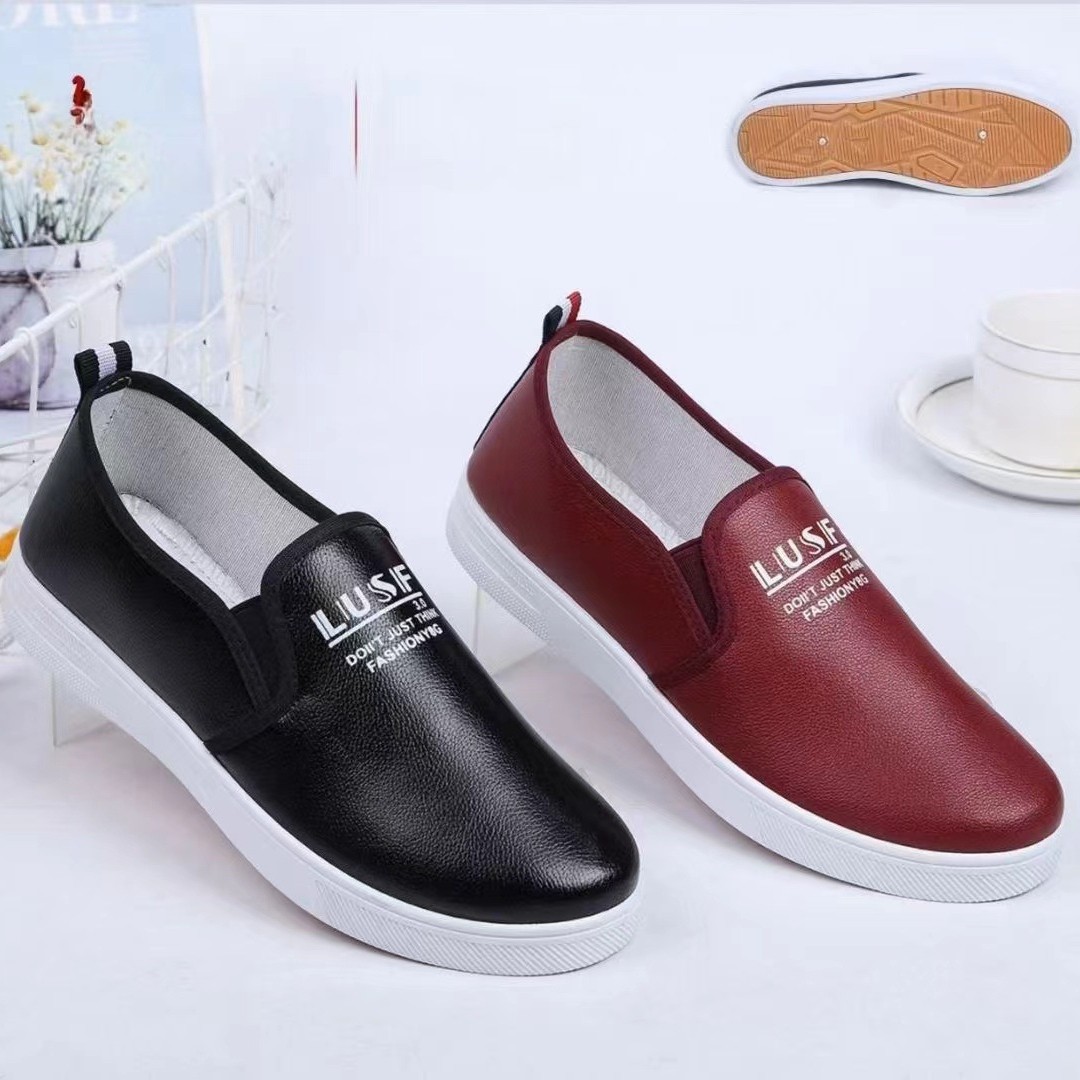 春秋新款老北京布鞋皮面防水学生女单鞋妈妈牛筋底一脚蹬韩版休闲