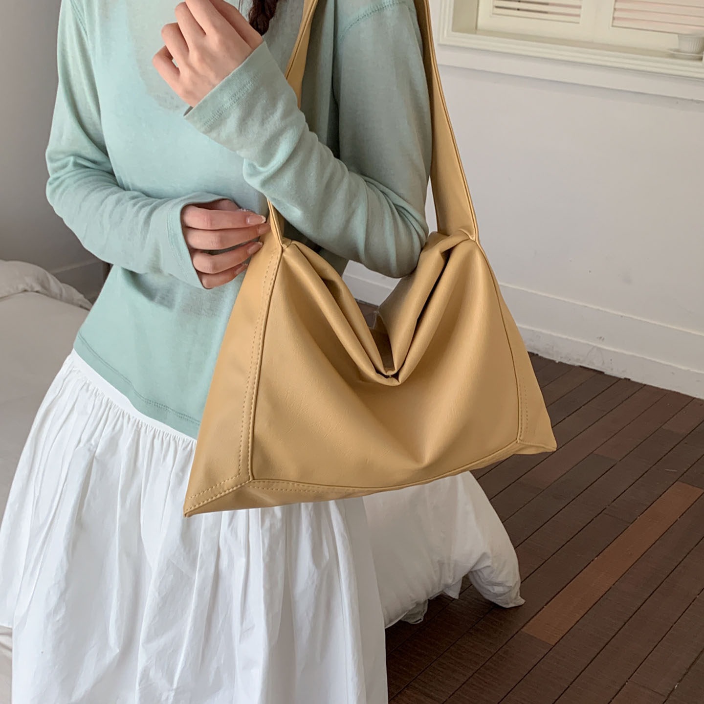 Women's Relaxed Hobo Soft Leather 2026 New Minimalist Underarm Bag Large Capacity Summer Tote For Commuting - Thumbnail 8