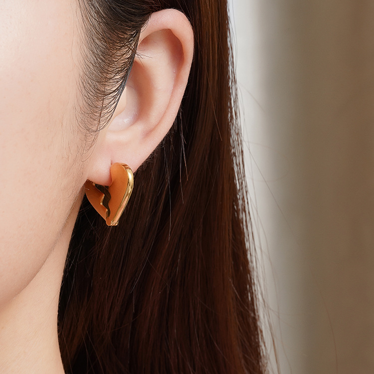 Nicho de diseño de la personalidad europea y americana, corazón roto, amor, pendientes brillantes, temperamento, nuevos joyeros, pendientes de viento frío