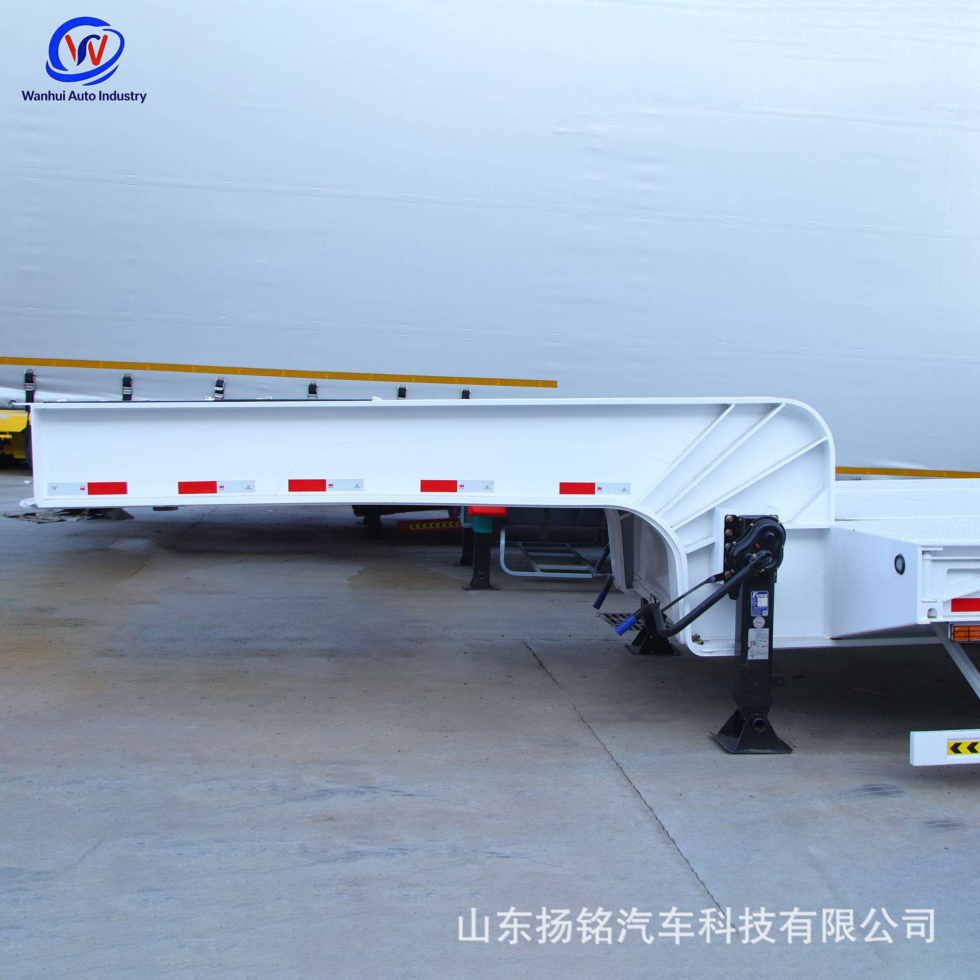 Lightweight Three-Axis Flatbed Semi-Trailer, Port Logistics Container Flatbed Trailer, Heavy-Duty Cargo Flatbed Trailer