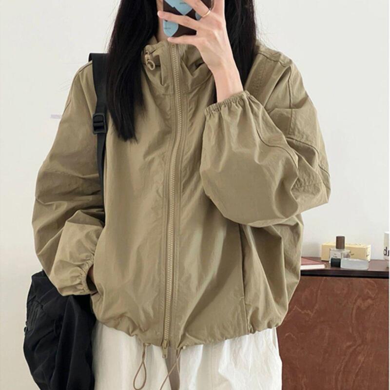 卡其色短款登山服冲锋衣外套女春秋秋季薄款防风工装夹克运动上衣|undefined