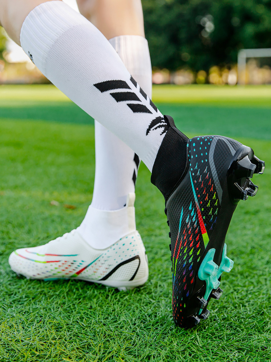 Nuevos zapatos de fútbol de la Copa del Mundo para hombres grandes niños AG clavos largos TF clavos fracturados zapatos de entrenamiento para mujeres