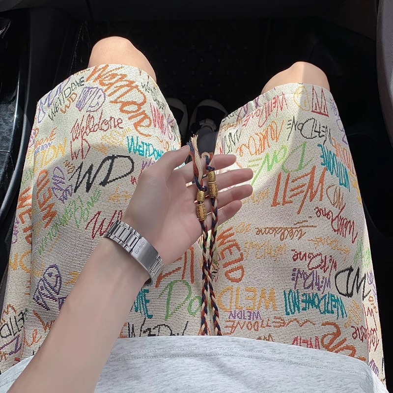 Retro Graffiti Knitted Shorts For Men Loose Summer Beach Pants_voghion.com