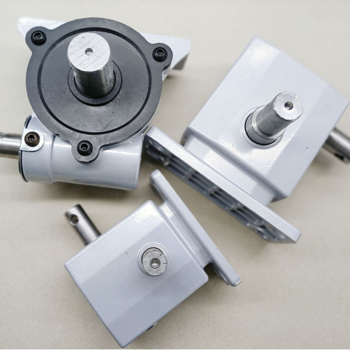 厂家供应手摇开窗器齿轮箱    智能低窗手摇机   平开窗配件