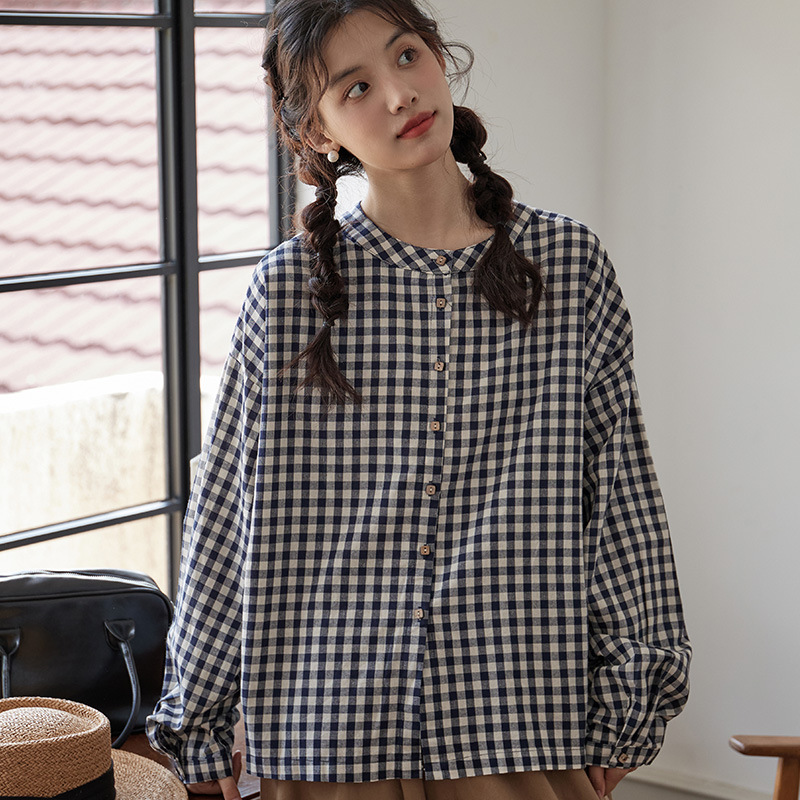 2025 년 봄 새로운 도착 일본 예술적 격자 무늬 느슨한 간단한 디자인 두 얼굴 둥근 목 긴 소매 셔츠