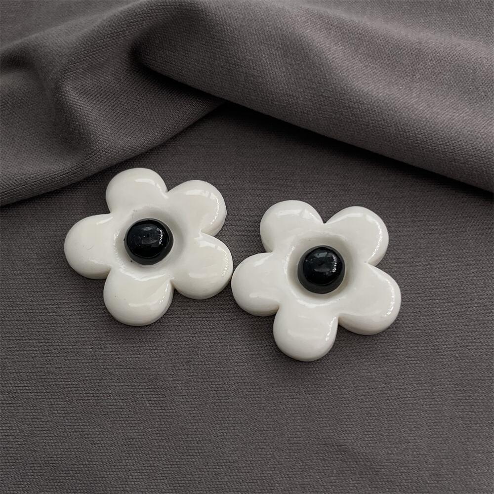 흰색 다섯 꽃잎 꽃