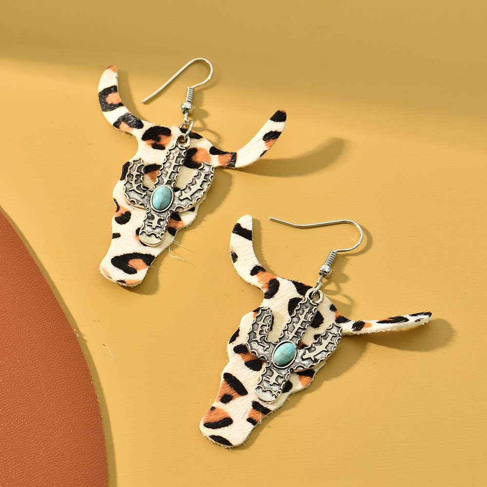 Retro Bull Head Alloy Plating Turquoise Women's Earrings 1 Pair display picture 4