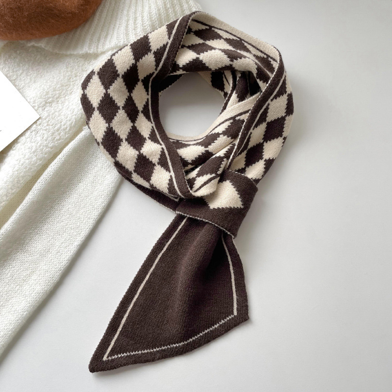 Nuevo tipo de bufandas cruzadas coreanas de otoño y invierno de ajedrez de punto de cuadros perezosos perforación bufandas de cuello