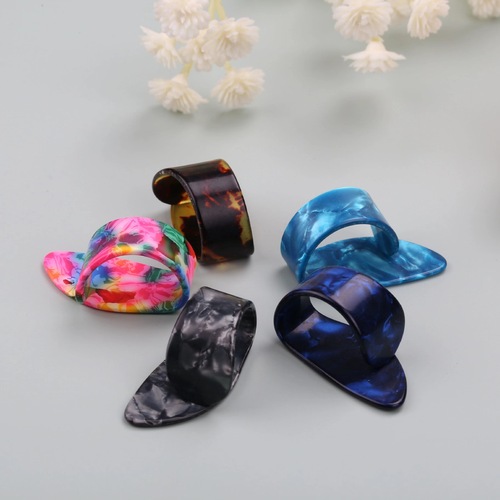 Guitar Thumb Pick, Celluloid Material, Multicolor Guitar Ukulele Finger Pick Music Accessories