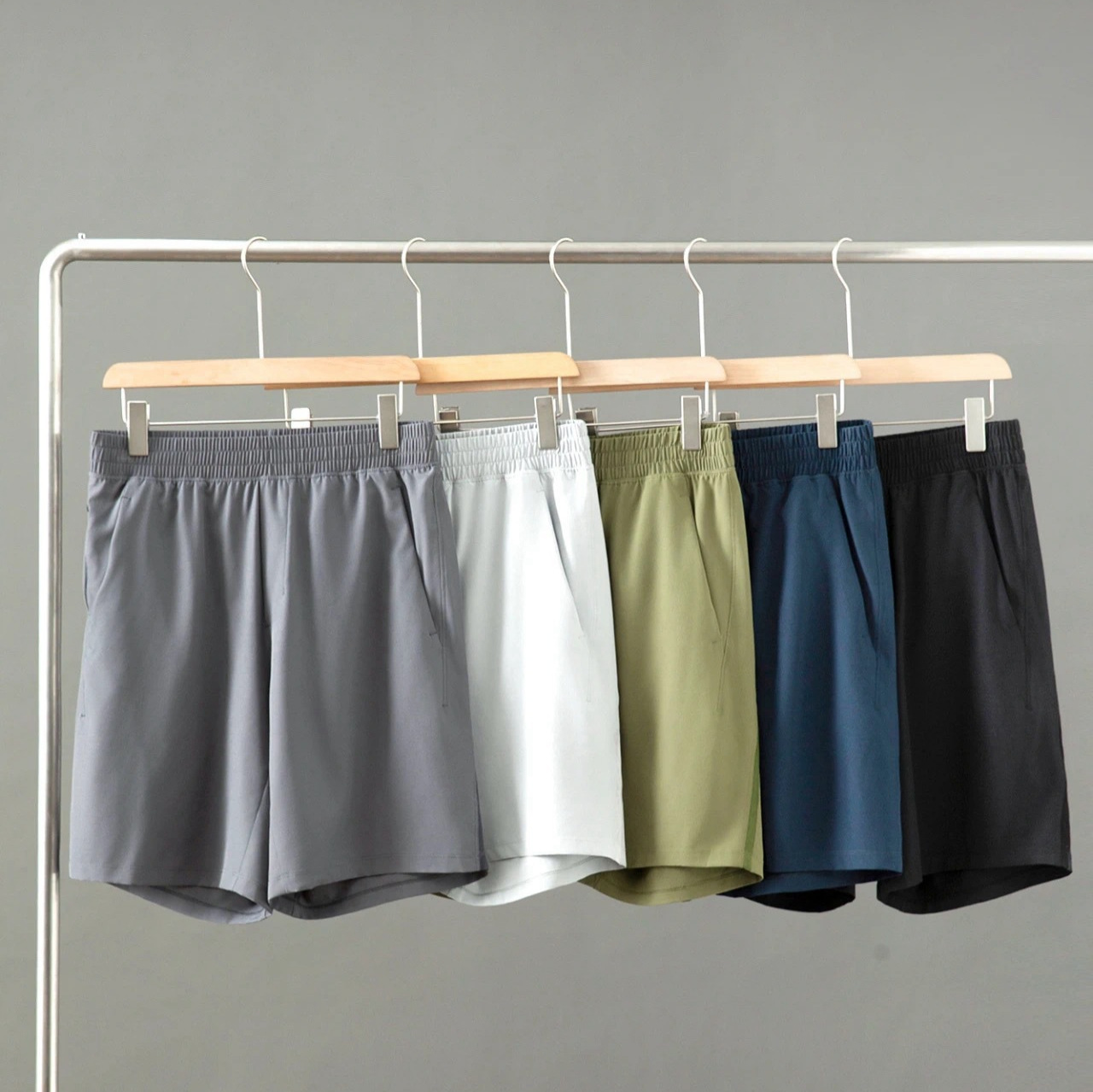 Summer New Men's Outdoor Lightweight Sports Casual Loose and Comfortable Breathable Sweat-Absorbent Versatile Casual Straight Shorts