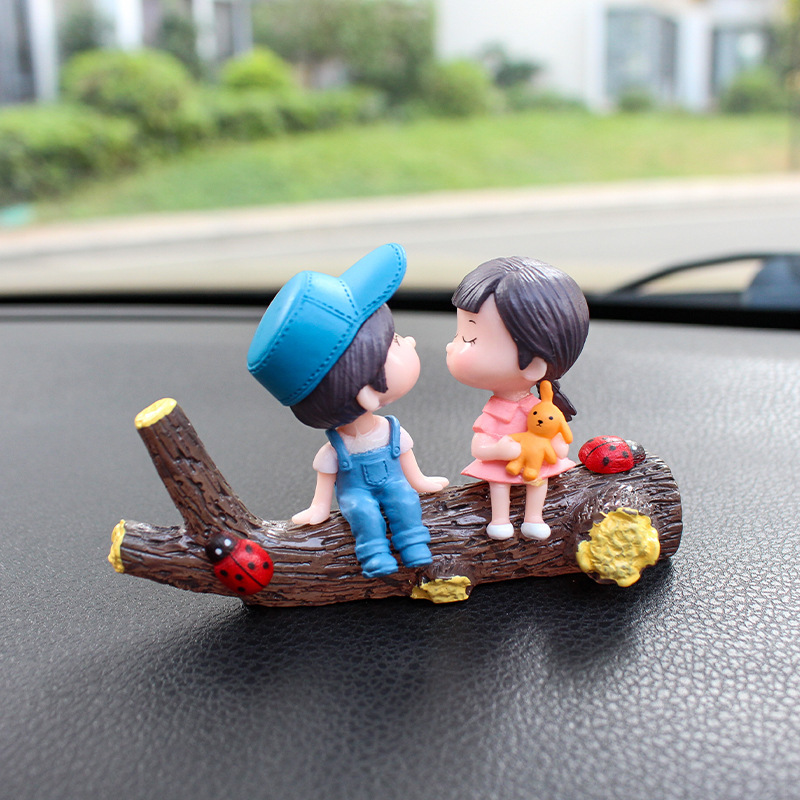 Decoraciones de automóviles pareja creativa consola de automóviles encantadora muñeca de la red decoración de automóviles decoración de automóviles mujeres