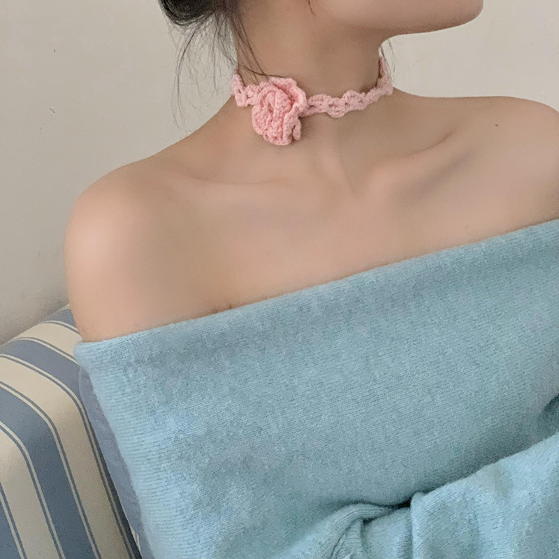 Pañuelo de seda, tira larga, sentido de alta calidad, nuevo estilo, flor de ganchillo tejida a mano, bufanda estrecha, serpentina, collar de cadena de clavícula