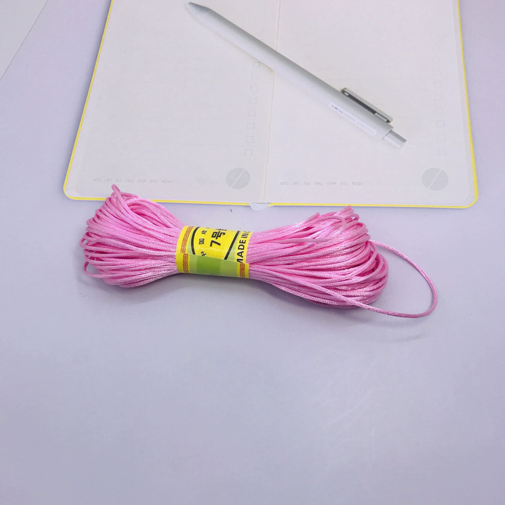 Белая розовая одежда аксессуары для обуви