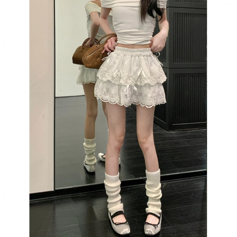 White lace summer fitted skirt with bow
