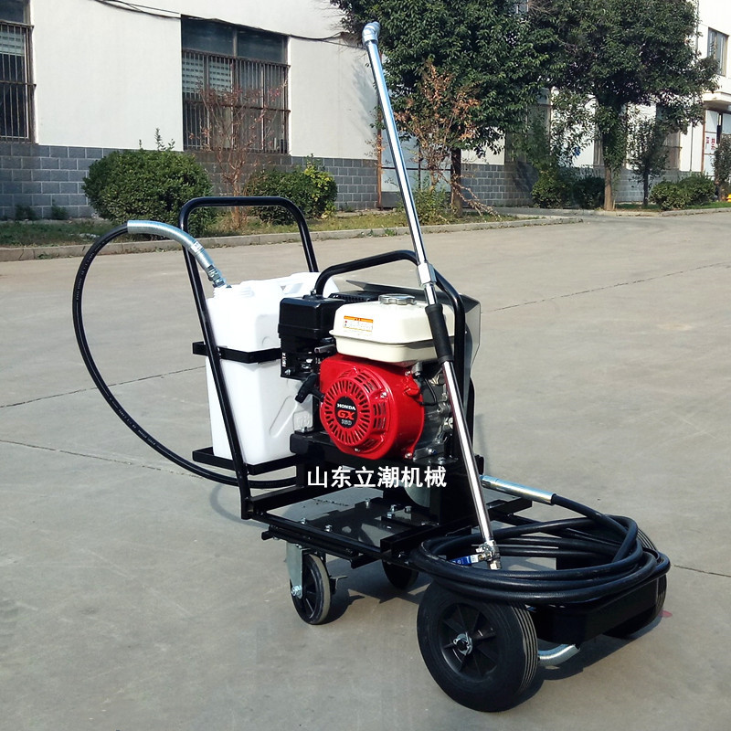 立潮小型手推式乳化沥青撒布机厂家 路面翻新施工沥青喷洒机