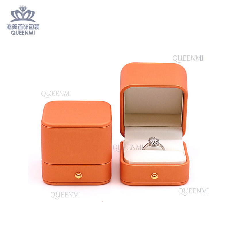 En stock esquina redonda Flip naranja anillo colgante Stud pendientes pulsera larga cadena joyería caja broche pendientes caja de joyería