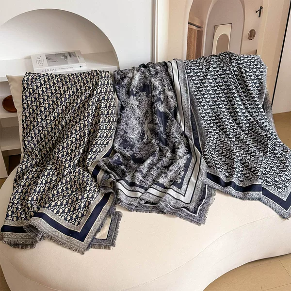 Autumn and Winter New Korean Style Age-Reducing Classic Letter Print Imitation Cashmere Scarf Women's Personalized Versatile Warm Square Scarf Scarf