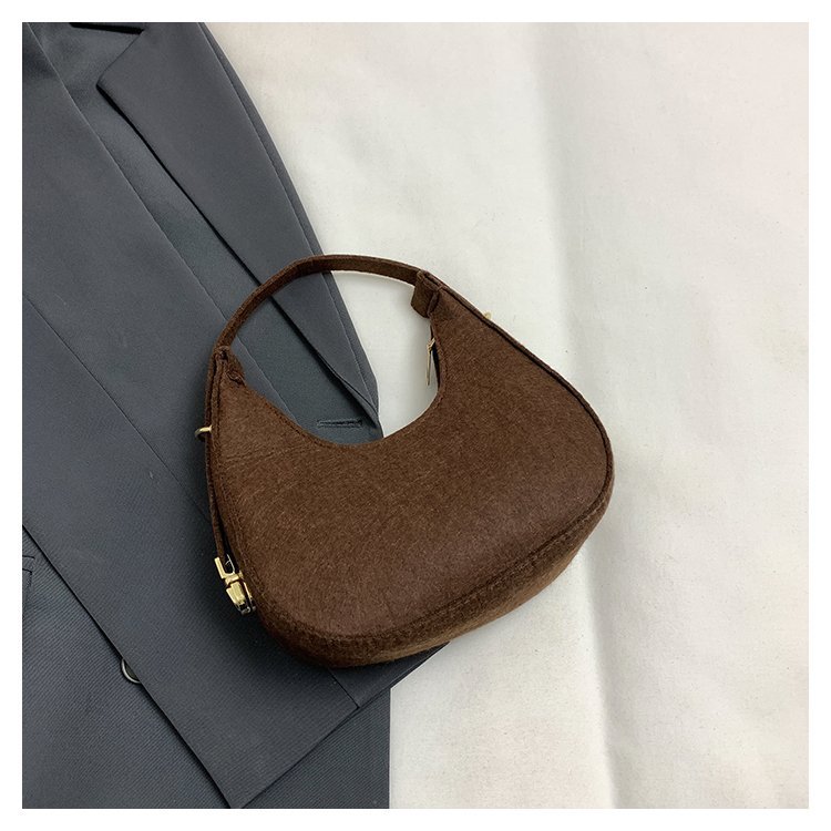 198g Weight Nylon Lining Material Sewing Thread Fashion Element Zipper Closure Type Single Shoulder Strap Strap Type Handbag Bags Type Holiday, Daily Occasion Polyester Material Solid Color Pattern All Seasons Season Women's Gender Classic Style, Streetwear Style Square Shape Medium Size Women's Medium Polyester Solid Color Classic Style Streetwear Sewing Thread Square Zipper Handbag 26