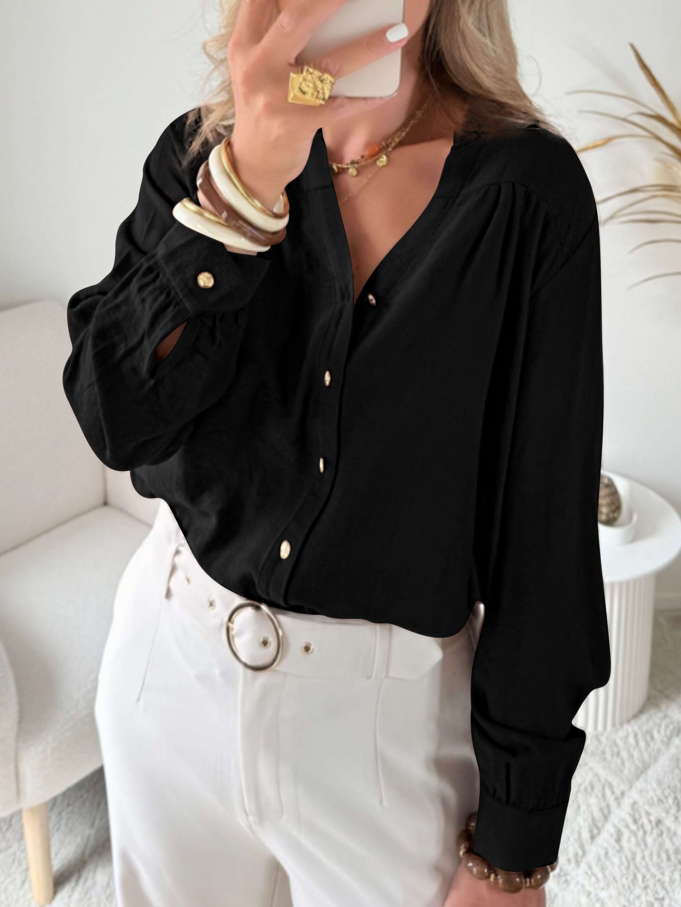 Dam blus i plus size med volangkrage och blommig spets_voghion.com