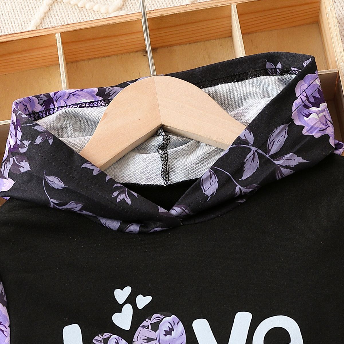 El Comercio exterior al por mayor de las niñas de moda de manga larga suéter de dos piezas conjunto de primavera y otoño de dibujos animados lindo patrón flor pantalones traje