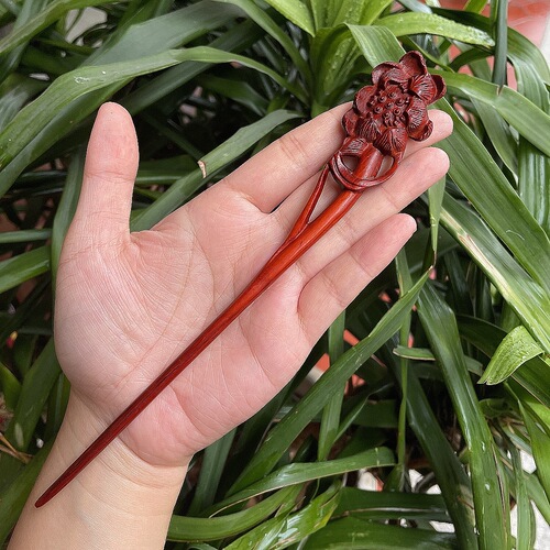 Small-leaf red sandalwood antique carved hairpins for hair, hand-polished wooden crafts, antique mahogany gifts wholesale