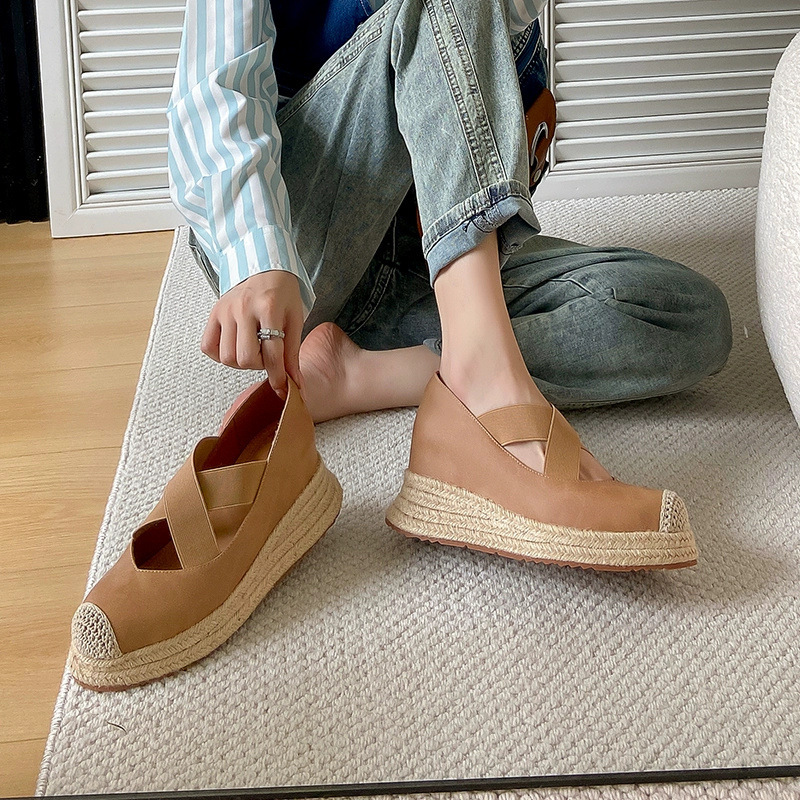 メリージェーンシューズ女性卸売春の新ファッション多用途ウェッジヒール靴気質ワンラインバックル浅い口の小さな革靴|undefined