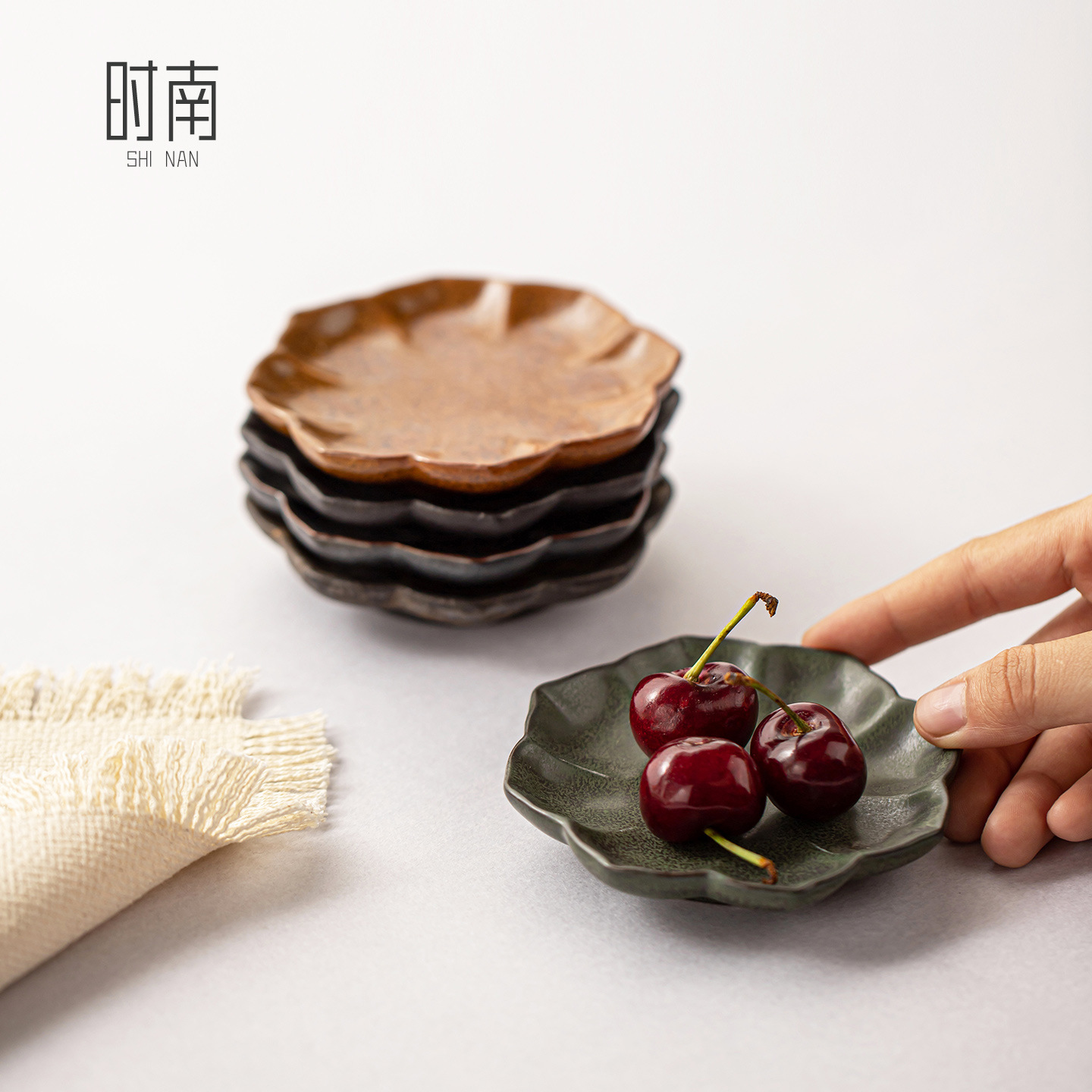 Exquisitos platos de cerámica chinos, estilo retro, bocadillos de té de la tarde, platos de descanso de té, pasteles, pequeñas bandejas de pasteles de luna. image 3