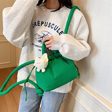 �ļ�녶�б�����Ů2025�¿�μ�����ˮͰ��ܛ�d�d�p��ͨ��С����