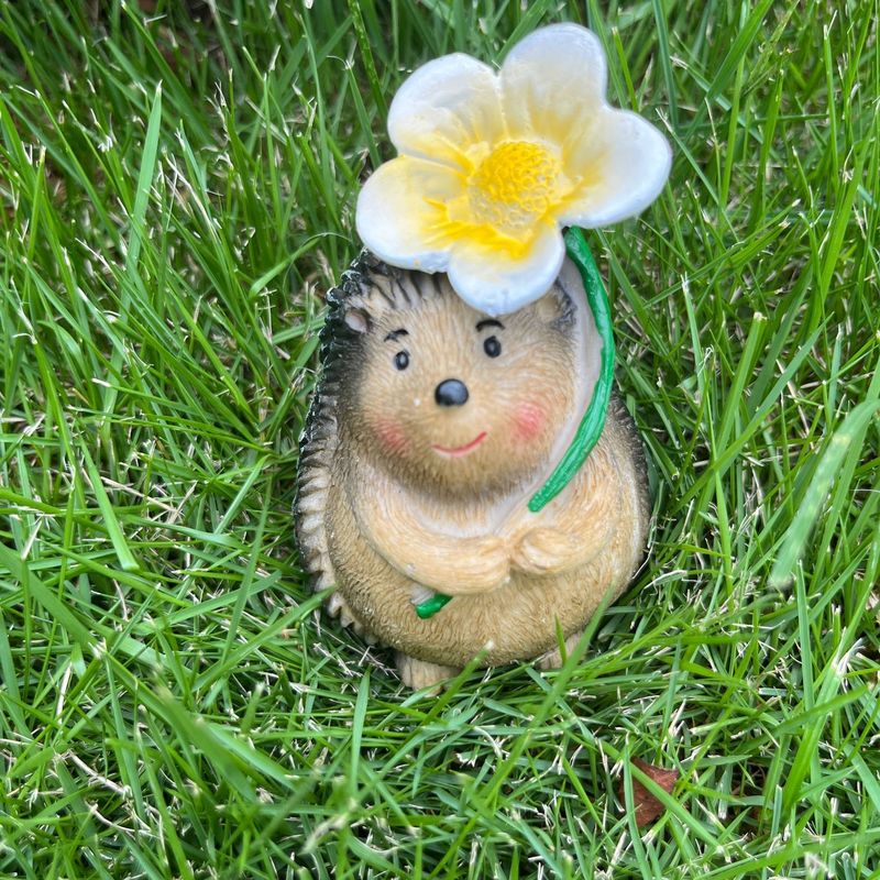 国境を越えた売れ筋の小さなハリネズミのカップル樹脂かわいいクリエイティブウィンドウ玄関レストラン装飾品中庭の庭の装飾|undefined