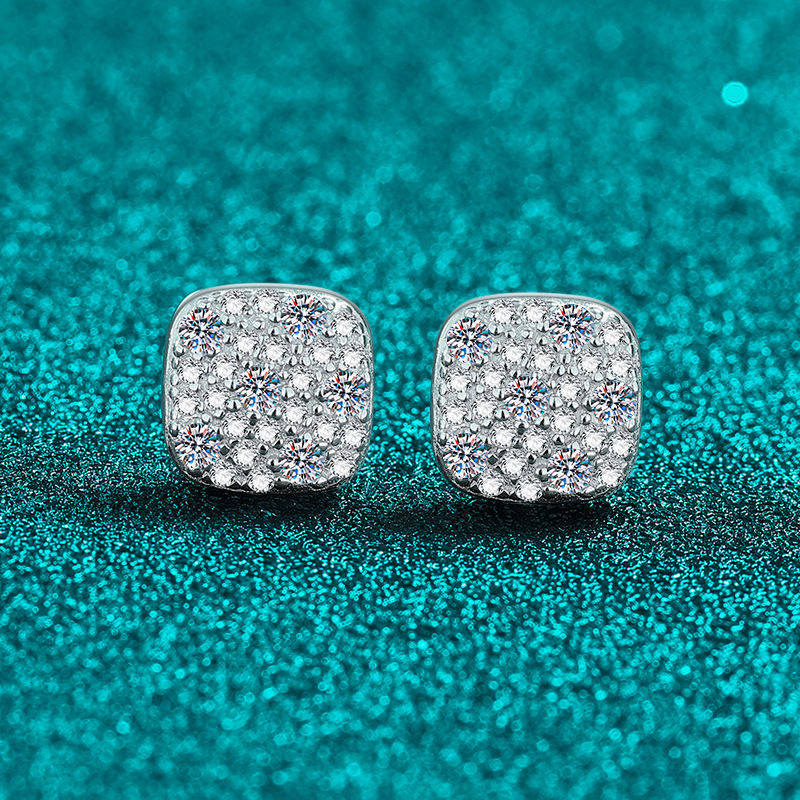 Orecchini a cerchio in argento sterling con moissanite d_voghion.com