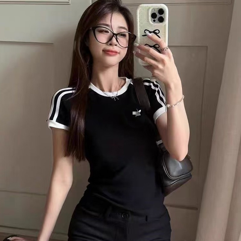 Clover-Style Slim-Fit Short-Sleeve Ribbed Knit Fabric T-Shirt for Women with Embroidery, Round Neck, Slim Fit