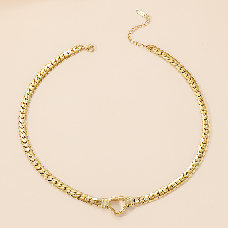 Collier exclusif transfrontalier en titane en forme de cœur pour femme, bijou léger et luxueux en acier inoxydable personnalisé avec pendentif serpent_voghion.com