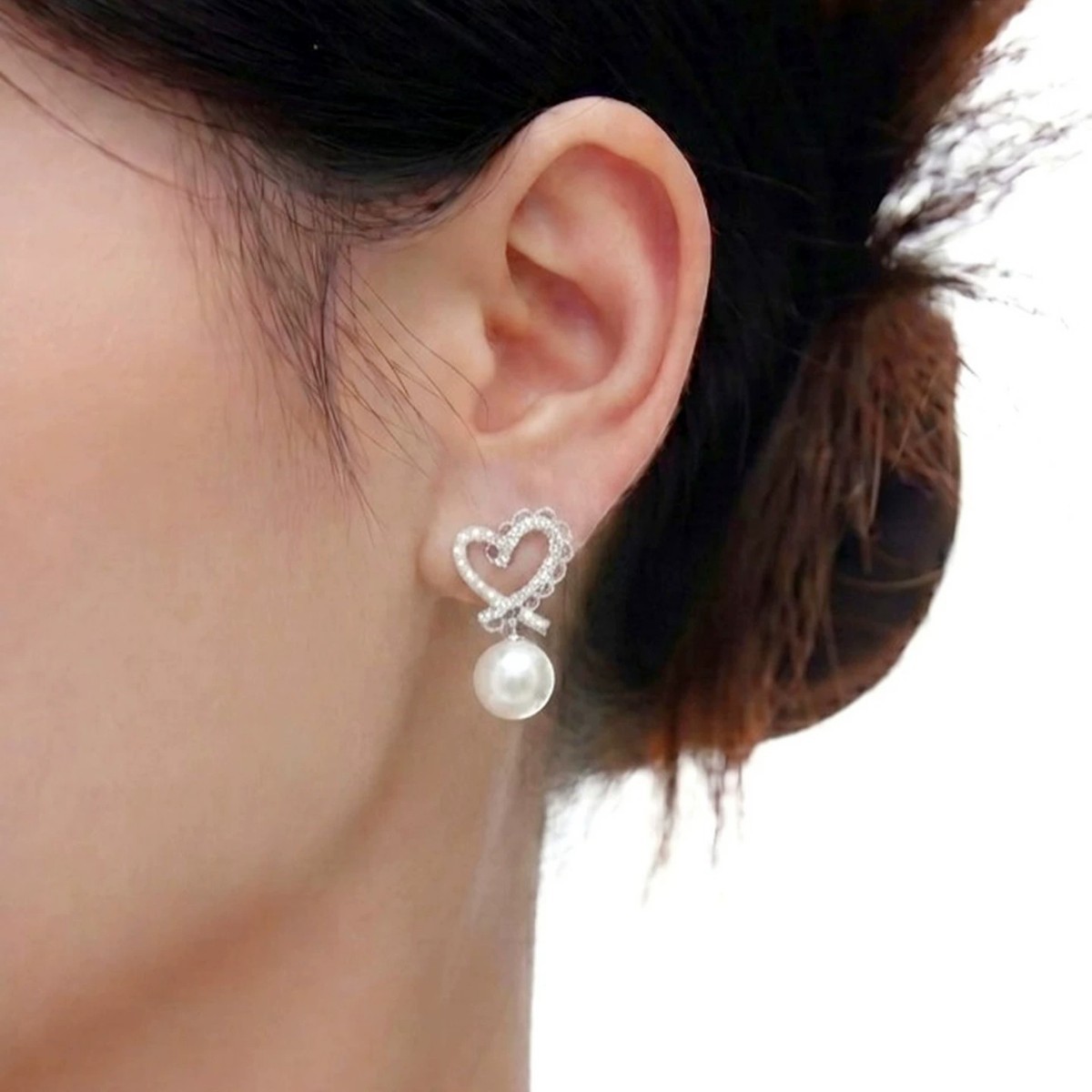 Sweet lace heart-shaped pearl pendant earrings for women, exquisite design, 2026 new model, extremely beautiful earrings