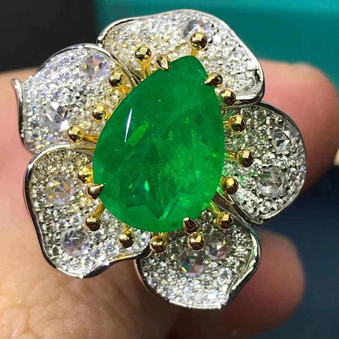 En forma de gota Esmeralda sintética anillo de piedras preciosas forma de rosa corte arte joyería anillo 6 quilates VVS nivel