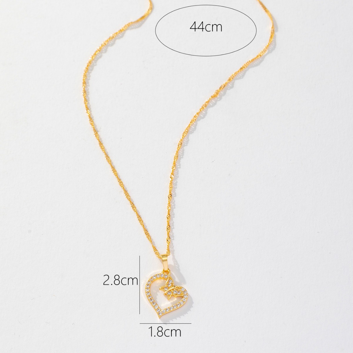Diseño de nicho de moda transfronteriza europea y americana de alto nivel de collar de joyería de personalidad simple en el amor colgante de mariposa