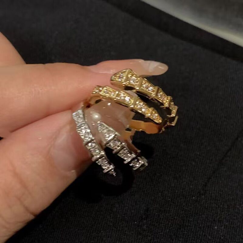Full Diamond Snake-Shaped Open Ring for Women, Fashionable and Unique, Niche High-End Design, Light Luxury Minimalist Style Jewelry