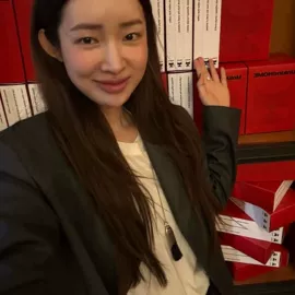 项链;耳环;耳钉