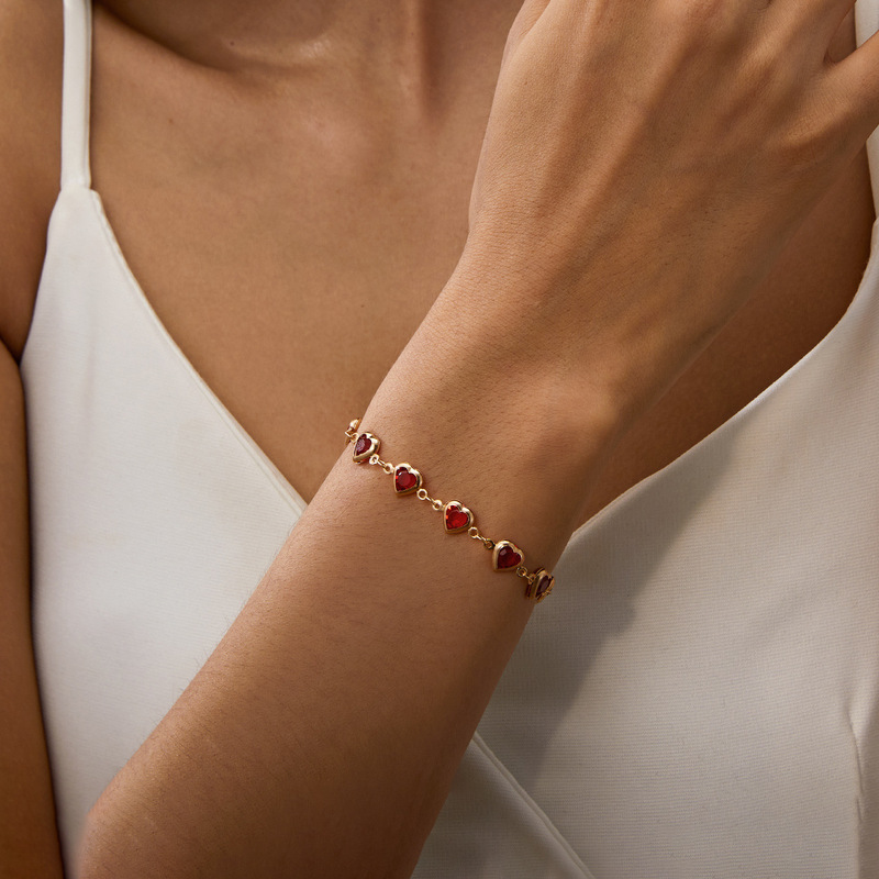 Cross-Border European and American Trendy Love Heart Red Diamond Bracelet for Women, Niche Design, Light Luxury, High-End Feel, Versatile, Fashionable, Exquisite Hand Jewelry Cross-Border European and American Trendy Love Heart Red Diamond Bracelet for Women, Niche Design, Light Luxury, High-End Feel, Versatile, Fashionable, Exquisite Hand Jewelry