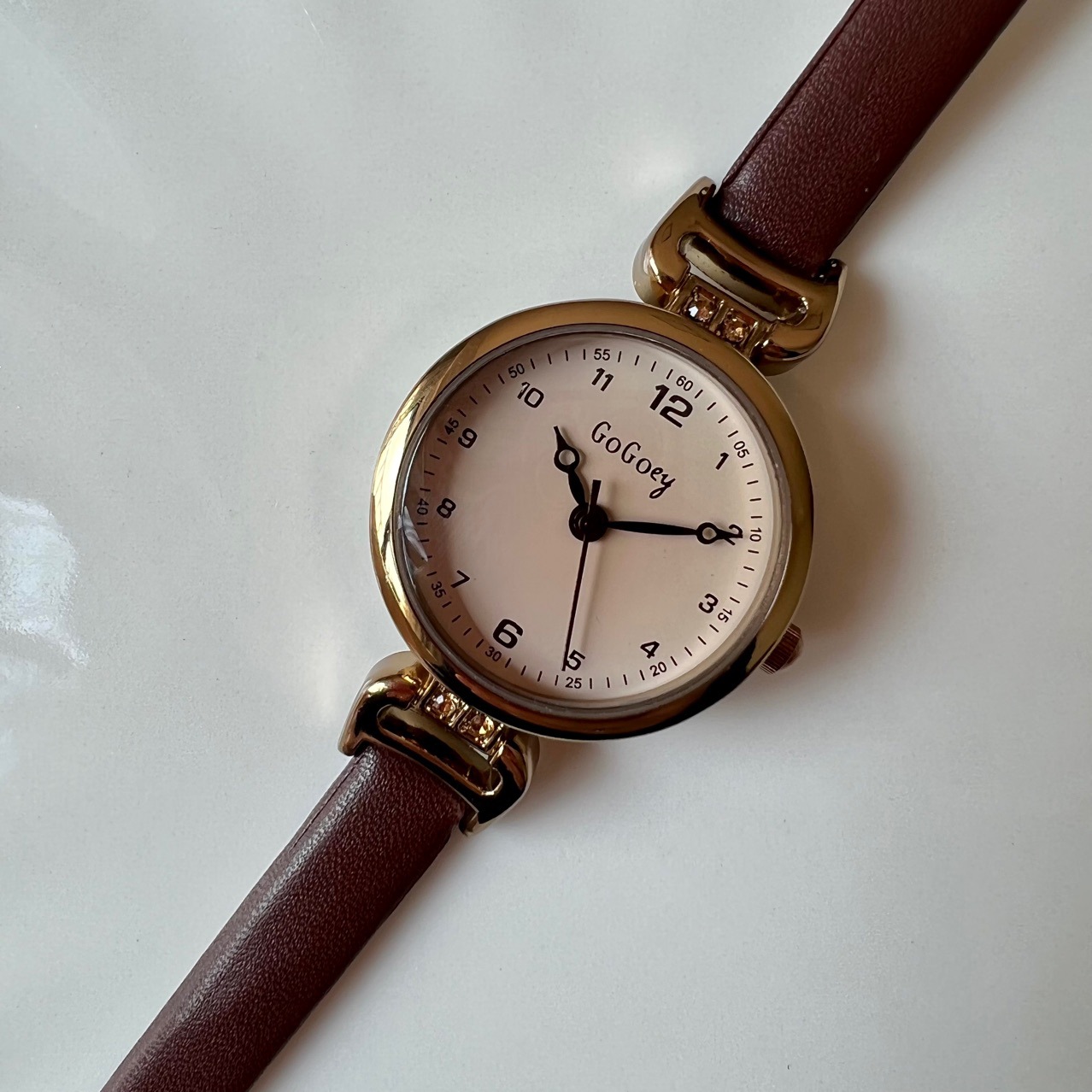 60g Weight Ordinary Glass Mirror Material Imitation Leather Strap Material Watch Classification Pointer+Number Display Type Buckle Buckle Style Round Dial Shape Quartz Movement Women's Gender Casual Solid Color Concealed Buckle Quartz Women's Watches 8